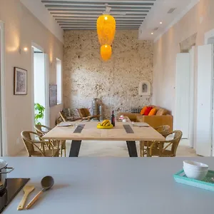casa-plaza-san-antonio.hotelsincadiz.net/
